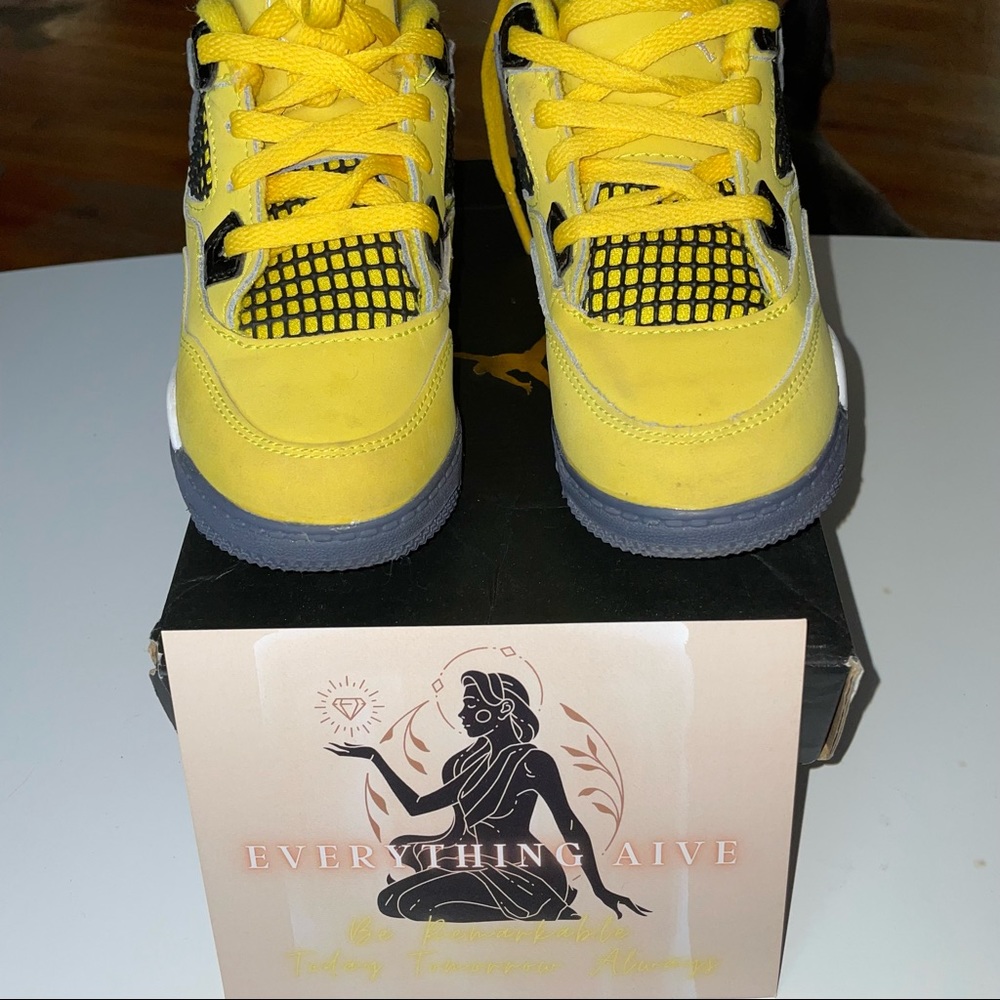 Jordan 4 Retro Sz 10C Yellow & Grey